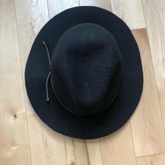 Cute fall hat! - Picture 2 of 4